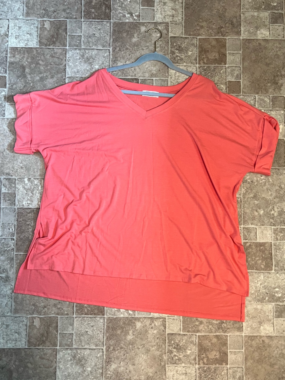 NWOT 3X Zenana Outfitters Coral V-Neck Short Sleeve Top